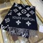 LV Essential scarf