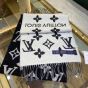 LV Essential scarf