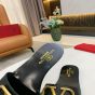 Valentino VLOGO SIGNATURE SLIDE SANDAL IN GRAINY COWHIDE WITH ACCESSORY