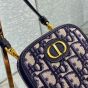 30 Montaigne Call'in Dior Phone Holder