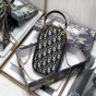30 Montaigne Call'in Dior Phone Holder