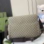 Gucci GG Supreme medium diaper bag