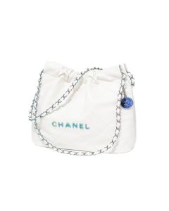 CHANEL 22 Small Handbag