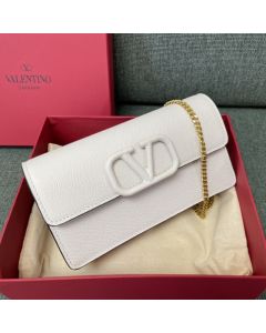 Valentino VLOGO SIGNATURE GRAINY CALFSKIN WALLET WITH CHAIN