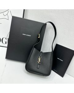 YSL LE 5 À 7 supple baby in grained leather