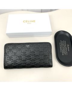 Celine Large zipped wallet IN CALFSKIN WITH TRIOMPHE EMBOSSED