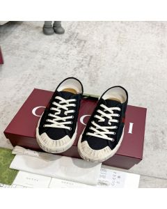 Gucci Men's sneaker with Web