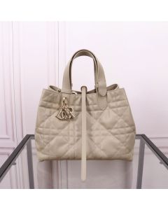Medium Dior Toujours Bag