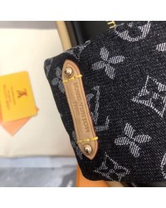 LV Pool Pillow Flat Comfort Mule
