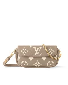 LV Wallet On Chain Ivy