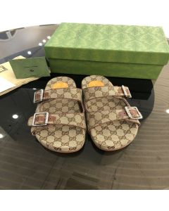 Gucci Men's slide sandal with straps