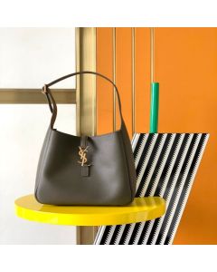 YSL LE 5 À 7 supple small IN GRAINED LEATHER