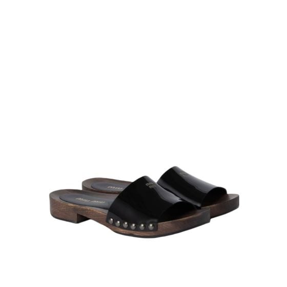 MIU MIU Patent leather clogs