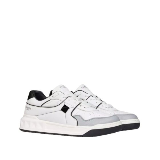 Valentino ONE STUD LOW-TOP NAPPA SNEAKER