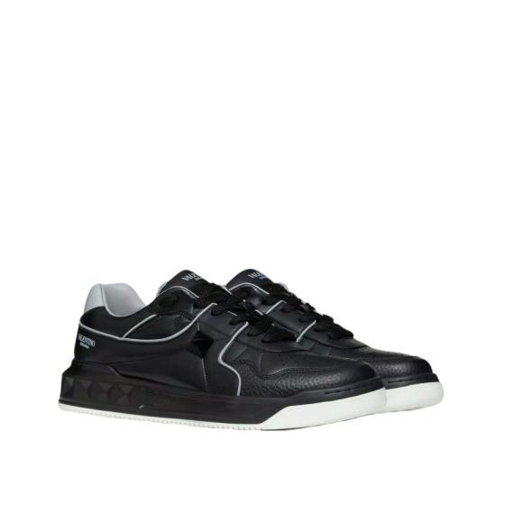 Valentino ONE STUD LOW-TOP NAPPA SNEAKER
