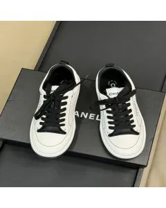CHANEL Sneakers