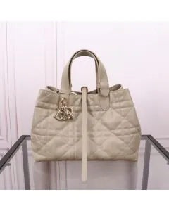 Medium Dior Toujours Bag