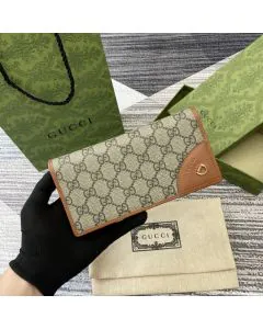 Gucci GG Emblem continental wallet