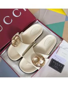 Women's Gucci Marina chain slide sandal